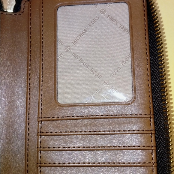 MICHAEL KORS Clutch Wallet - Picture 5 of 16